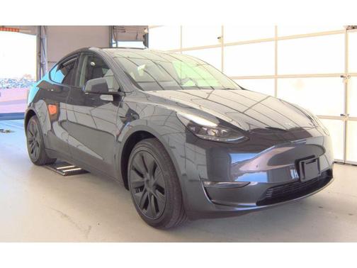 2025 Tesla Model Y Long Range