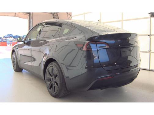2025 Tesla Model Y Long Range