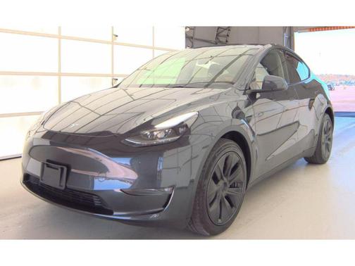 2025 Tesla Model Y Long Range