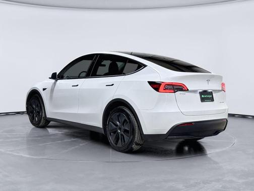 2025 Tesla Model Y Long Range