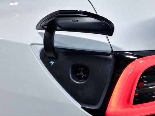 2025 Tesla Model Y Long Range