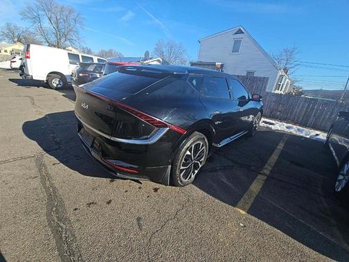 2022 Kia EV6 Wind