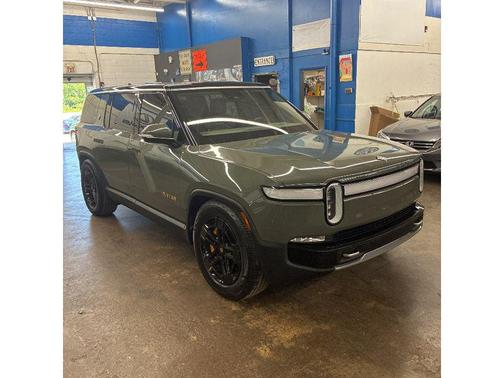Launch Green 2023 Rivian R1S Launch Edition