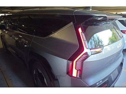 Pebble Gray 2024 Kia EV9 Land