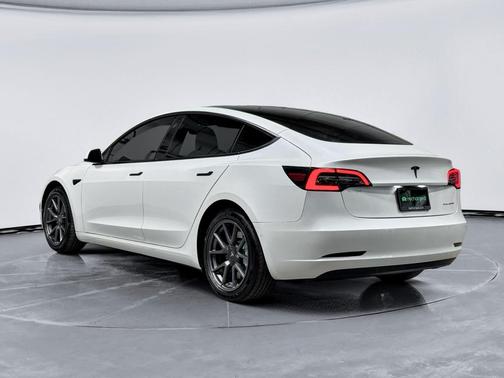 Pearl White Multi-Coat 2021 Tesla Model 3 Long Range
