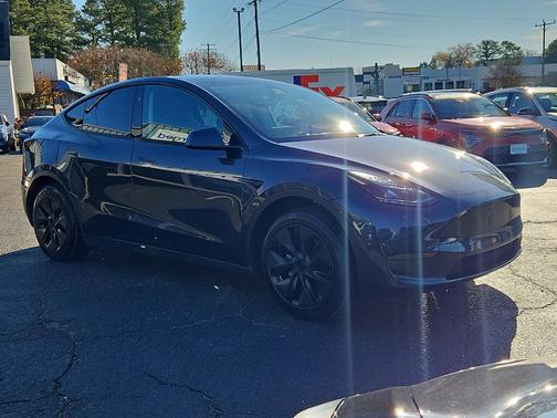 2025 Tesla Model Y Long Range