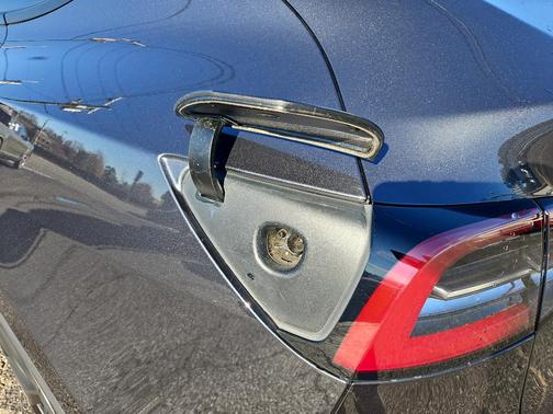 2025 Tesla Model Y Long Range