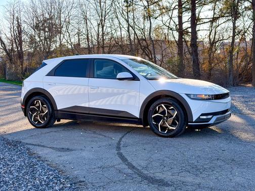 2024 Hyundai IONIQ 5 SEL
