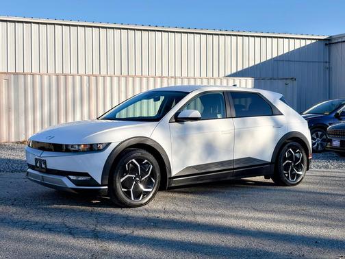 2024 Hyundai IONIQ 5 SEL