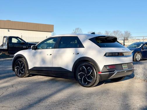 2024 Hyundai IONIQ 5 SEL