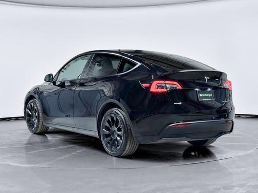 2025 Tesla Model Y Long Range