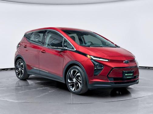 Cherry Red Tintcoat 2022 Chevrolet Bolt EV 1LT