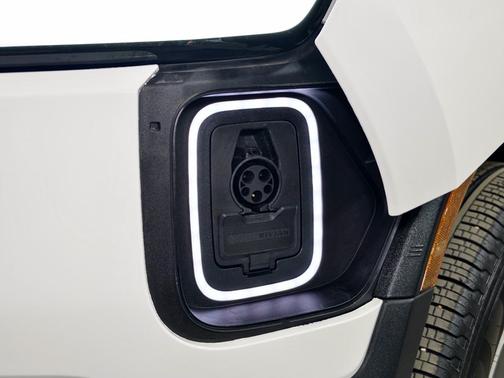 2023 Rivian R1S Adventure