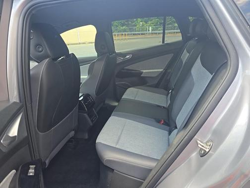 Silver Mist Metallic 2023 Volkswagen ID.4 AWD Pro