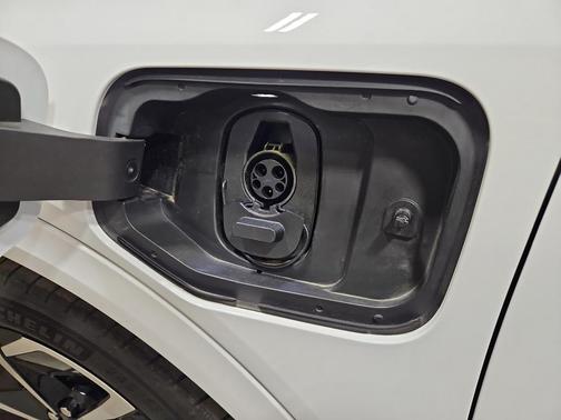 Summit White 2024 Chevrolet Equinox EV 2LT