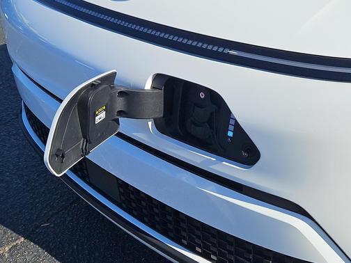 2024 Hyundai KONA EV SEL