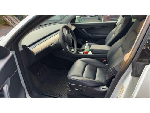 Pearl White Multi-Coat 2021 Tesla Model Y Standard Range