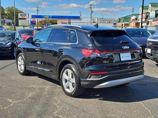 2022 Audi Q4 e-tron Prestige