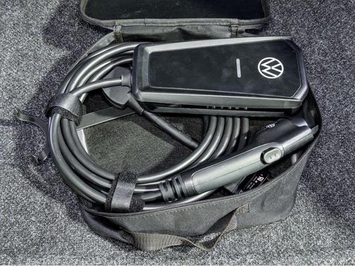 2025 Volkswagen ID.4 Pro