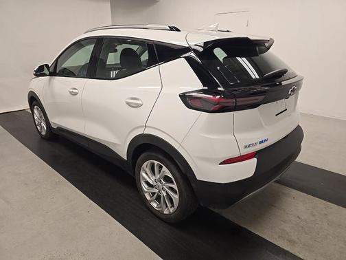 Summit White 2023 Chevrolet Bolt EUV LT
