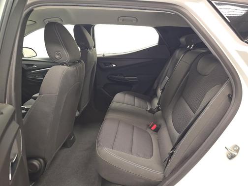 Summit White 2023 Chevrolet Bolt EUV LT