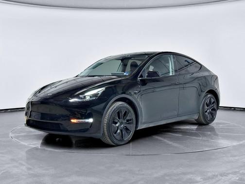 2025 Tesla Model Y Long Range