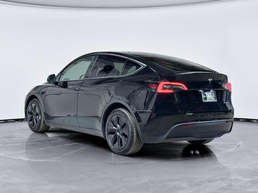 2025 Tesla Model Y Long Range