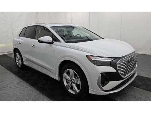 2024 Audi Q4 e-tron Premium Plus