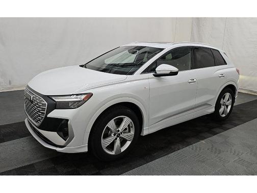 2024 Audi Q4 e-tron Premium Plus