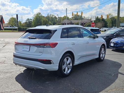 2024 Audi Q4 e-tron Premium Plus