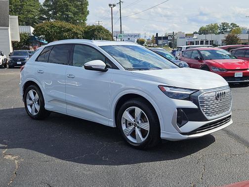 2024 Audi Q4 e-tron Premium Plus