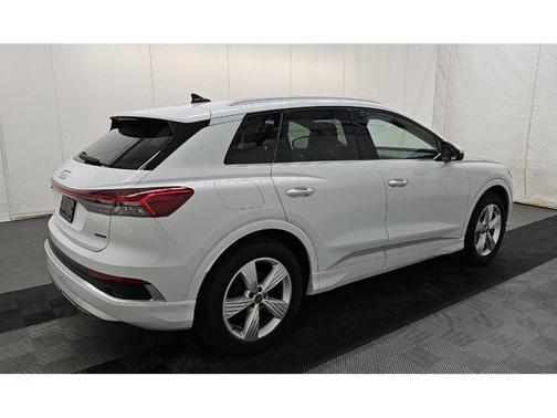 2024 Audi Q4 e-tron Premium Plus