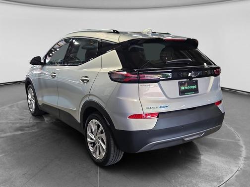 Silver Flare Metallic 2023 Chevrolet Bolt EUV LT