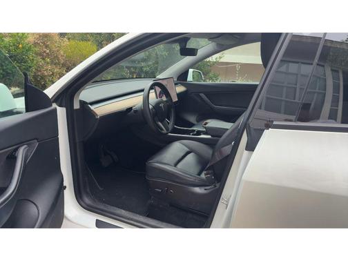 Pearl White Multi-Coat 2021 Tesla Model Y Long Range