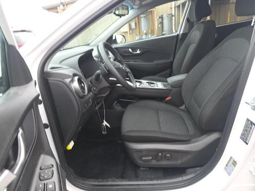 2023 Hyundai KONA EV SE