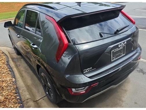 Graphite Gray 2023 Kia Niro EV Wave