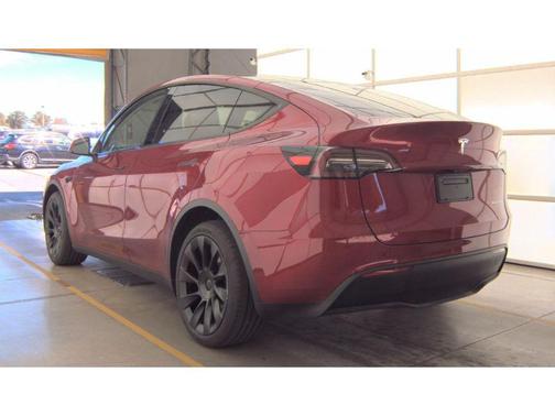 2025 Tesla Model Y Long Range