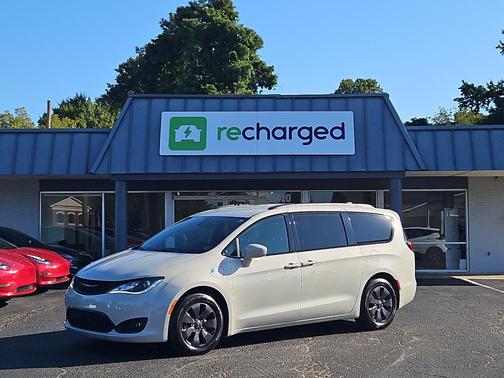 2020 Chrysler Pacifica Hybrid Touring L