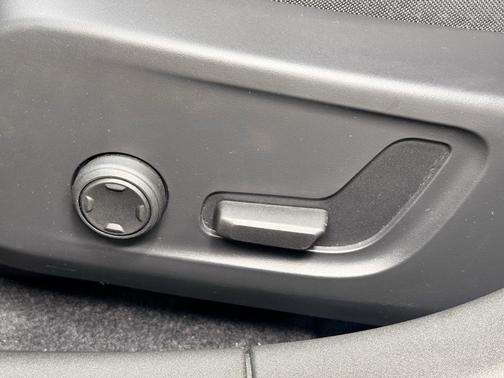 Snow Metallic 2023 Polestar 2 Plus