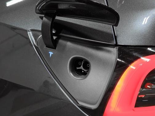 Stealth Grey 2024 Tesla Model Y Long Range