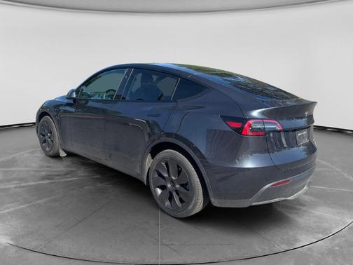 Stealth Grey 2025 Tesla Model Y Long Range