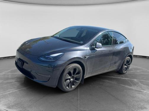 Stealth Grey 2025 Tesla Model Y Long Range