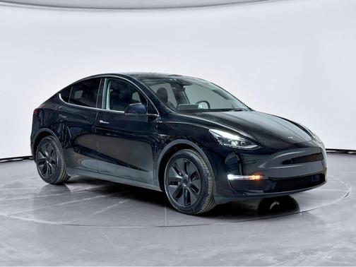 Solid Black 2025 Tesla Model Y Long Range
