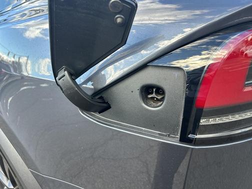 2022 Tesla Model X Long Range