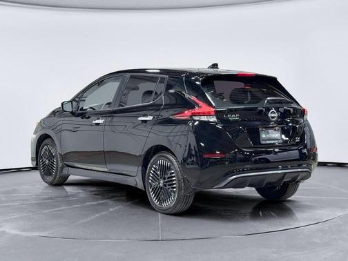 Super Black 2024 Nissan Leaf SV PLUS