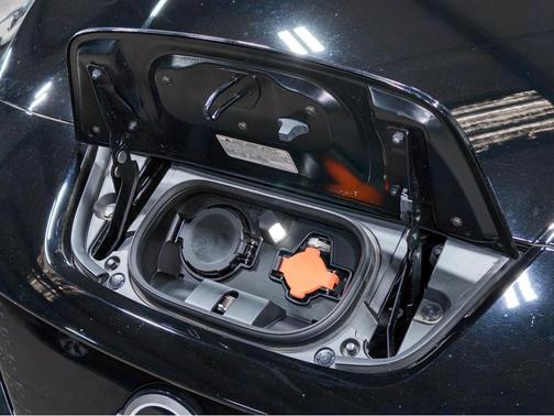 Super Black 2024 Nissan Leaf SV PLUS
