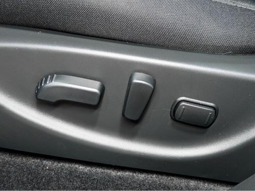 Super Black 2024 Nissan Leaf SV PLUS