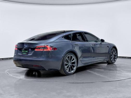 2020 Tesla Model S Long Range
