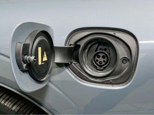 2023 Volvo XC60 Recharge Plug-In Hybrid Ultimate Bright Theme