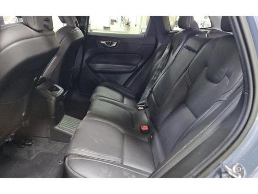 2023 Volvo XC60 Recharge Plug-In Hybrid Ultimate Bright Theme